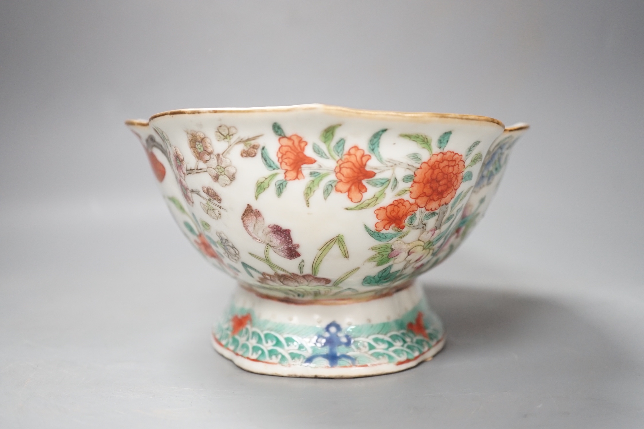 A Chinese famille rose lobed dish, Jiaqing mark late 19th century - 9.5cm high